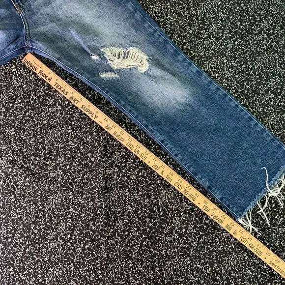 Zara Distressed Jeans - Picture 9 of 12
